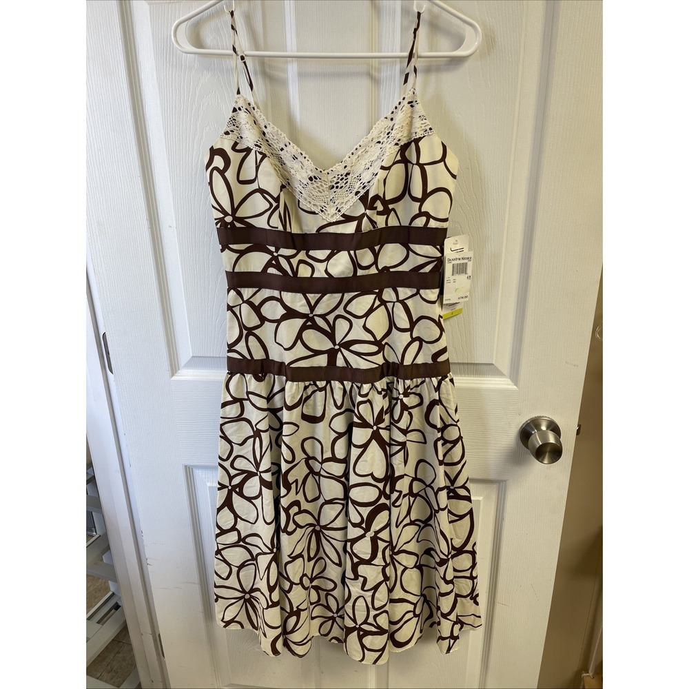 NWT Brown and White Floral Dress Size 4 Julian Taylor Danny & Nicole Lined Flowy